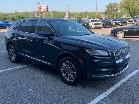 Used 2023 Lincoln Nautilus AWD w/ Premium Package image 3