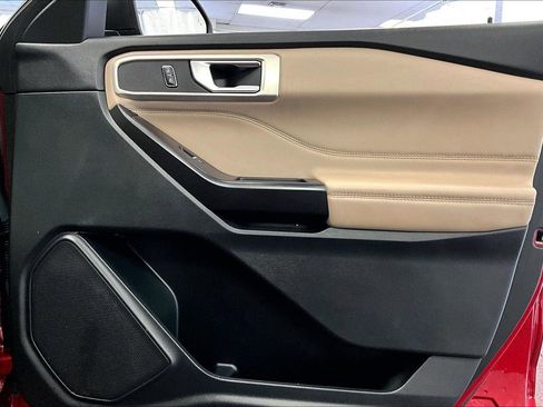 Used 2020 Ford Explorer XLT w/ Equipment Group 202A image 23