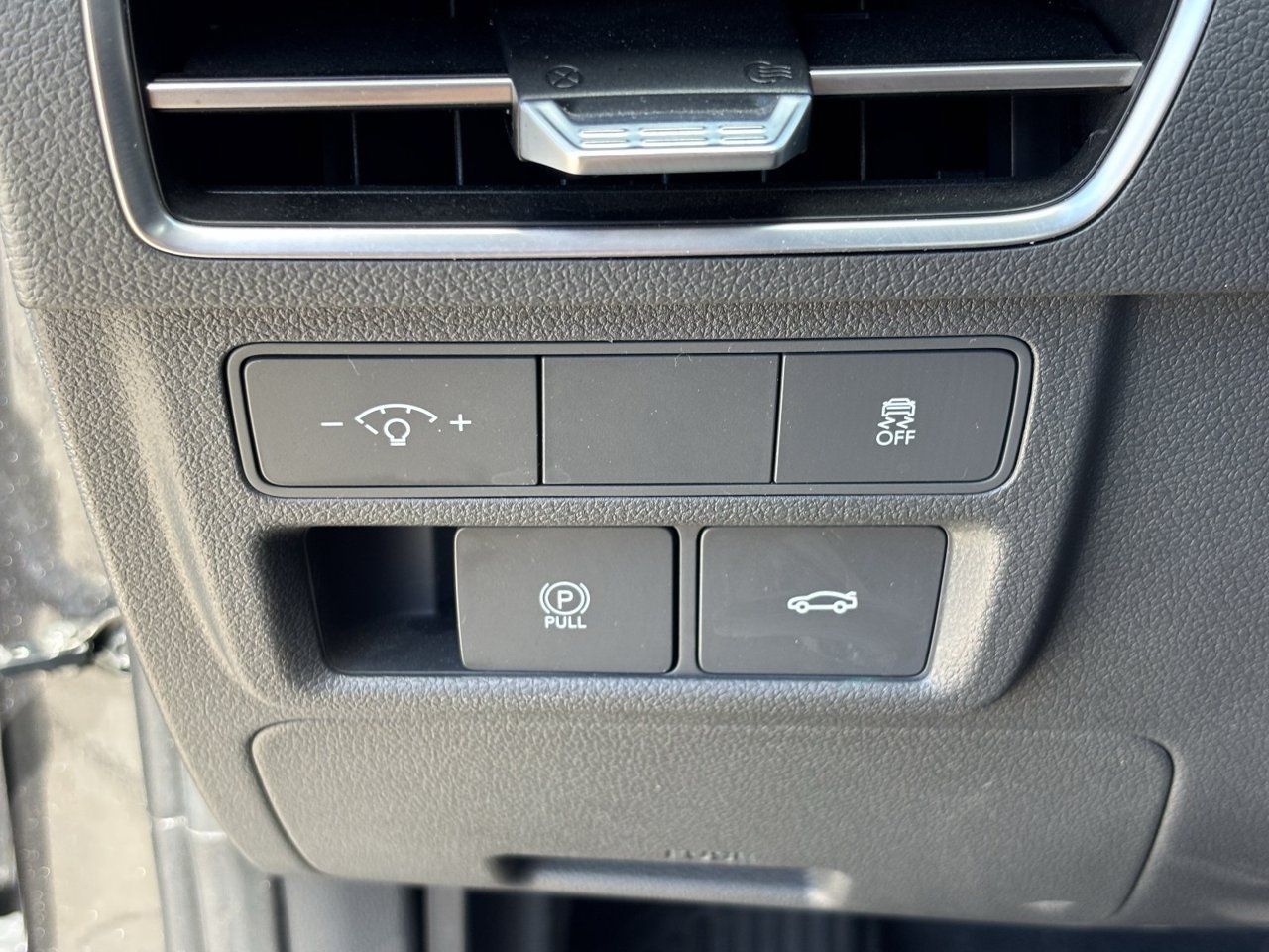 Used 2025 Hyundai Sonata SEL FWD image 30