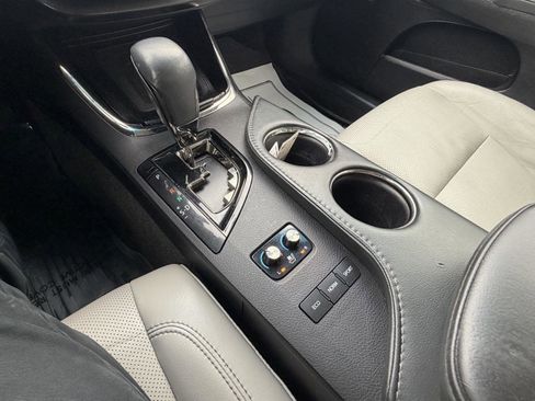 Used 2018 Toyota Avalon Limited image 20