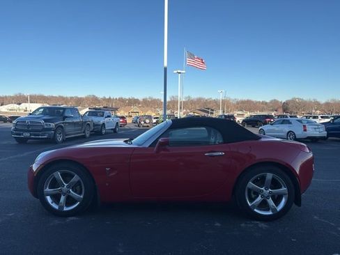 Used 2006 Pontiac Solstice Convertible w/ Premium Package image 9