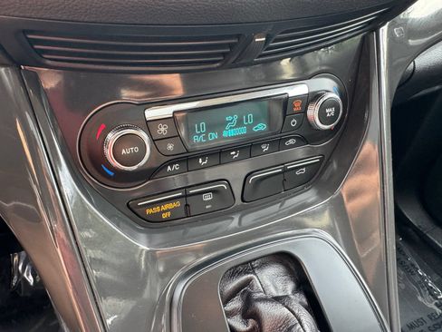 Used 2015 Ford Escape Titanium AWD/4WD image 27