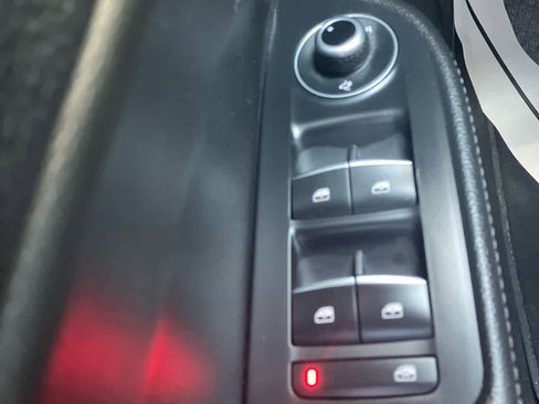 Used 2024 Alfa Romeo Giulia Ti w/ Performance Driving Package AWD/4WD image 12