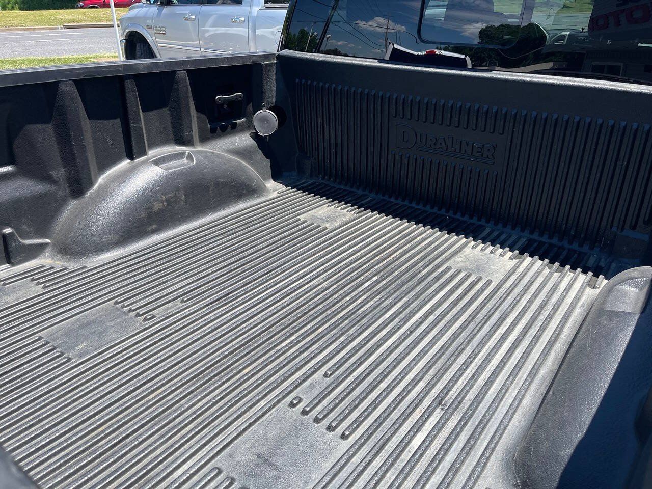 Used 2016 Ford F150 Lariat AWD/4WD image 8