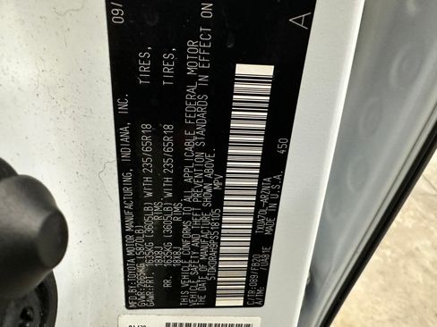 Used 2023 Toyota Highlander L FWD image 37