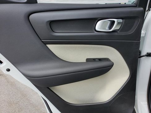 New 2026 Volvo XC40 B5 Ultra w/ Protection Package Premier image 17