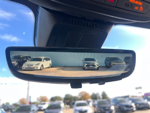 Used 2025 Chevrolet Equinox LT w/ Safety and Technology Package FWD image 23
