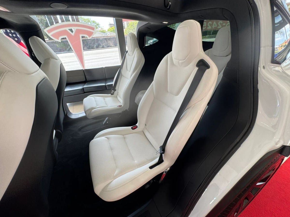 Used 2023 Tesla Model X AWD/4WD image 8