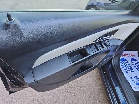 Used 2014 Chevrolet Cruze LS FWD image 10