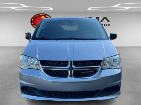 Used 2019 Dodge Grand Caravan SE w/ UConnect Hands-Free Group FWD image 8