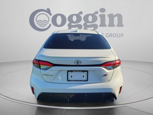 Used 2023 Toyota Corolla SE FWD image 4