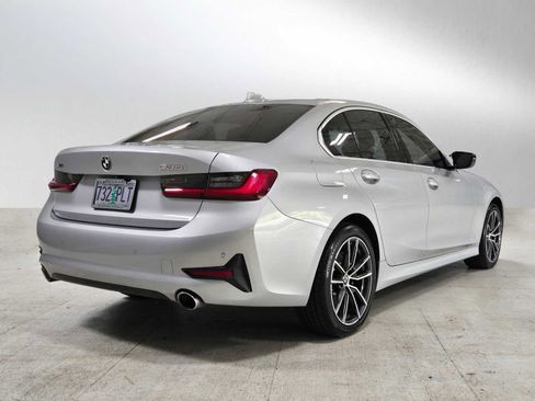 Used 2019 BMW 330i xDrive Sedan w/ Convenience Package AWD/4WD image 3