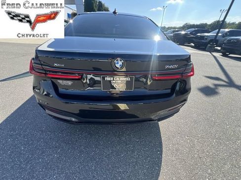 Used 2021 BMW 740i xDrive w/ Luxury Rear Seating Package AWD/4WD image 38