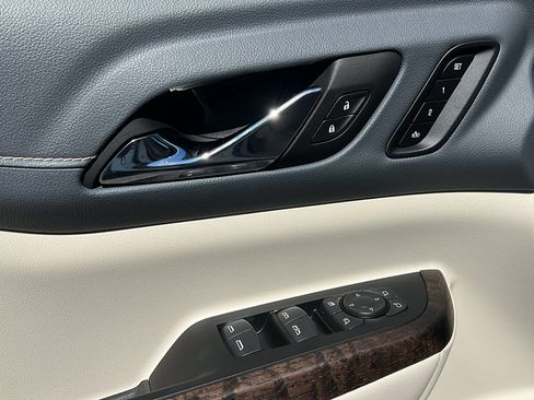 Certified 2023 GMC Acadia Denali AWD/4WD image 18