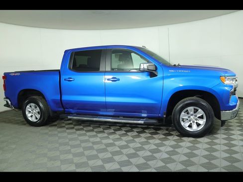 Used 2023 Chevrolet Silverado 1500 LT w/ Protection Package image 2