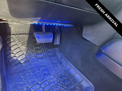 Used 2015 Jeep Wrangler Unlimited Rubicon image 11