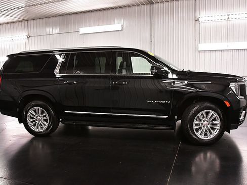 Used 2024 GMC Yukon XL SLT w/ SLT Luxury Package AWD/4WD image 9