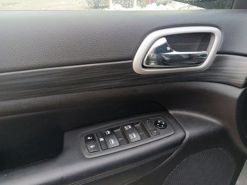 Used 2021 Jeep Grand Cherokee Laredo X image 22