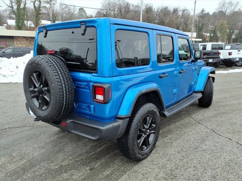 Used 2022 Jeep Wrangler Unlimited Sahara image 4