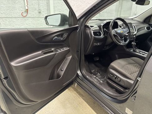Used 2018 Chevrolet Equinox LT image 13