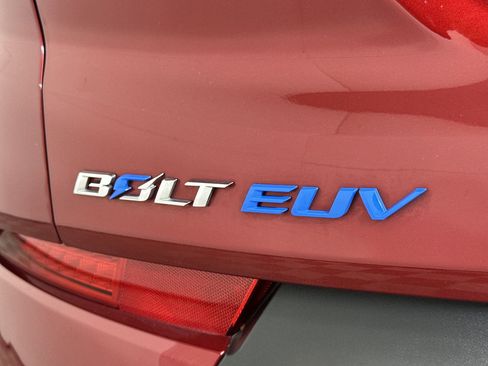 Used 2022 Chevrolet Bolt EUV LT w/ Comfort Package image 69