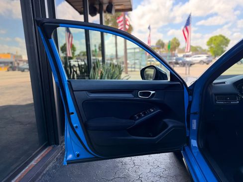 Used 2025 Honda Civic Sport image 30