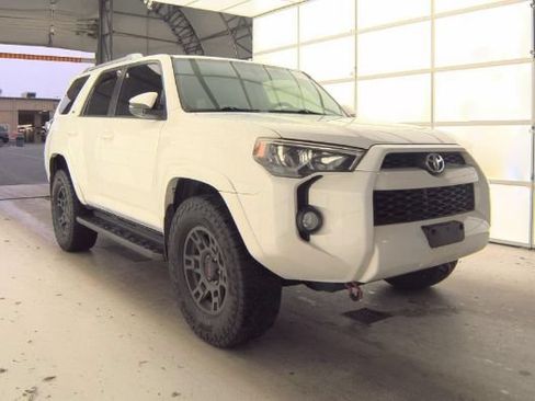 Used 2016 Toyota 4Runner SR5 Premium AWD/4WD image 2