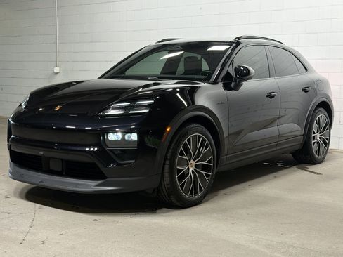Certified 2026 Porsche Macan Electric RWD image 1