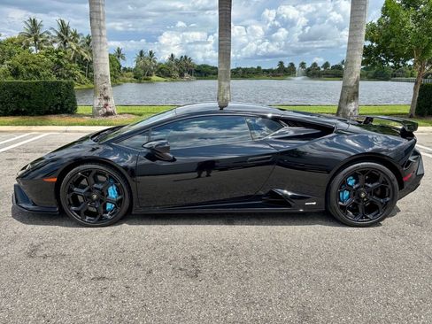 Used 2024 Lamborghini Huracan Tecnica RWD image 10