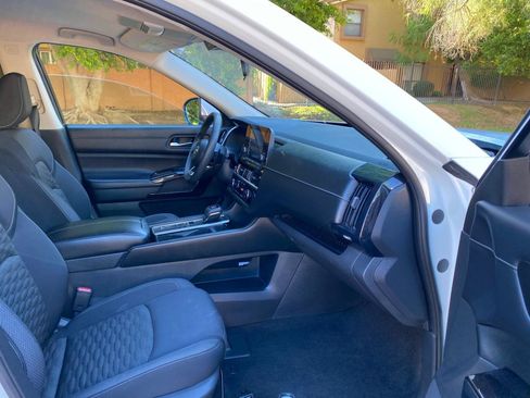 Used 2022 Nissan Pathfinder S FWD image 53
