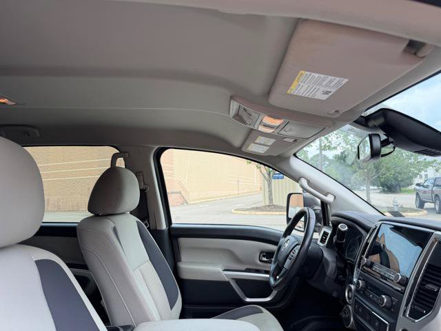 Used 2020 Nissan Titan SV w/ SV Convenience Package AWD/4WD image 18