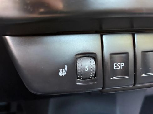 Used 2009 Volkswagen Beetle Coupe FWD image 22