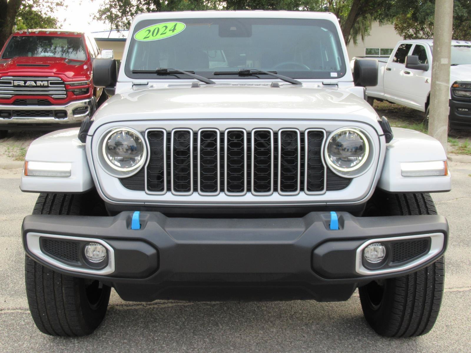 Certified 2024 Jeep Wrangler Unlimited Sahara AWD/4WD image 7