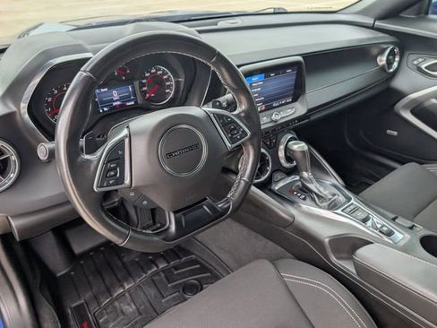 Used 2022 Chevrolet Camaro LT w/ Technology Package RWD image 10