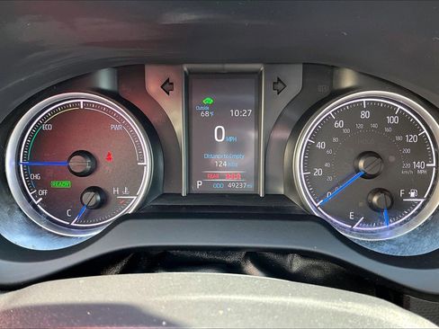 Used 2021 Toyota Venza LE image 19