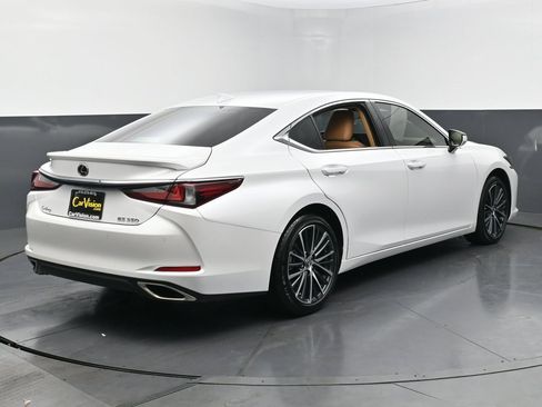 Used 2025 Lexus ES 350 w/ Premium Package image 5