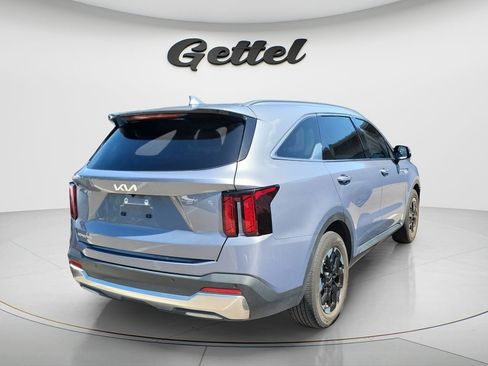 Used 2024 Kia Sorento S FWD image 5
