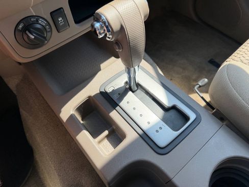 Used 2017 Nissan Frontier SV AWD/4WD image 13