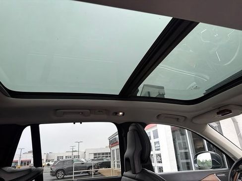 Used 2017 Volvo XC90 T6 Inscription w/ Vision Package AWD/4WD image 15