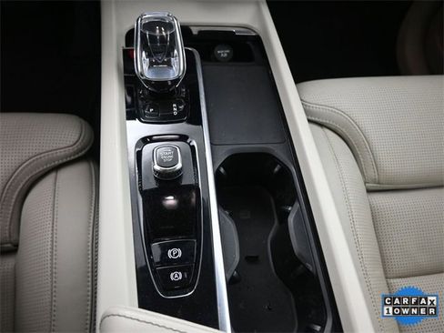 Used 2022 Volvo XC60 B6 Inscription w/ Advanced Package image 4