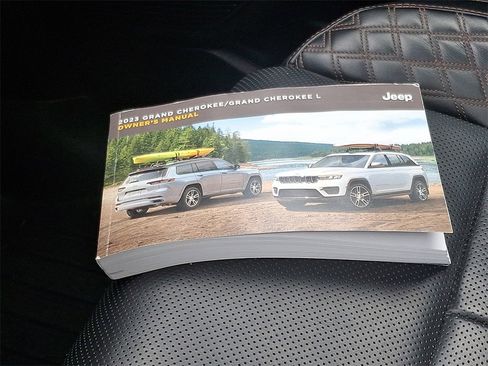 Used 2023 Jeep Grand Cherokee L Summit w/ Advanced Protech Group IV image 30
