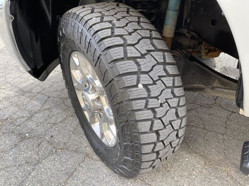 Used 2018 RAM 2500 Tradesman w/ Chrome Appearance Group AWD/4WD image 37