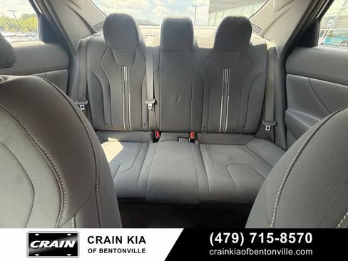 Used 2023 Hyundai Elantra SEL FWD image 28