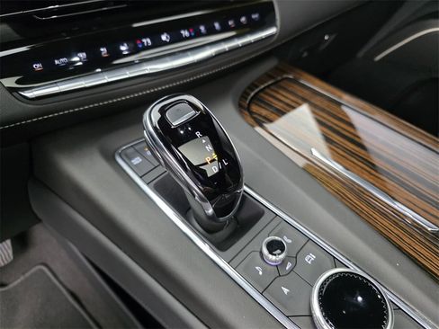 Used 2024 Cadillac Escalade ESV Premium Luxury image 26