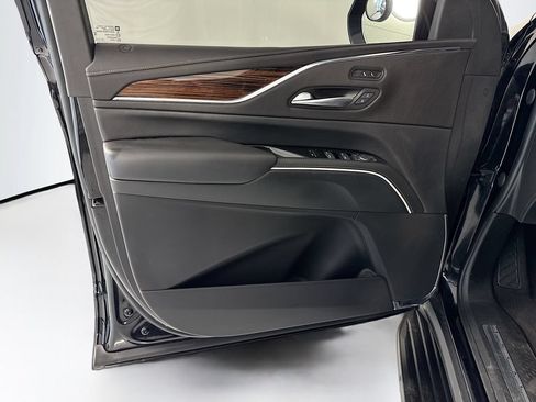 Used 2023 Cadillac Escalade ESV Luxury AWD/4WD image 26
