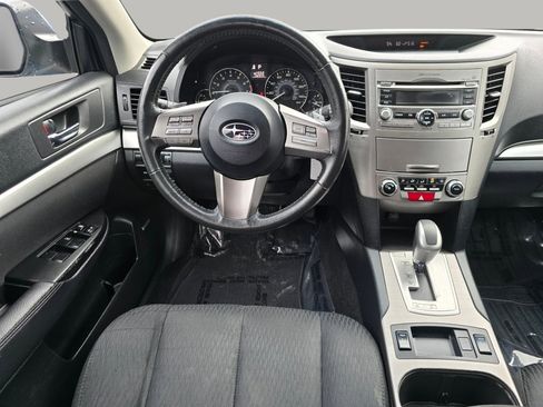Used 2010 Subaru Outback 2.5i Premium AWD/4WD image 2