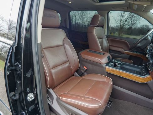 Used 2018 Chevrolet Silverado 1500 High Country image 31