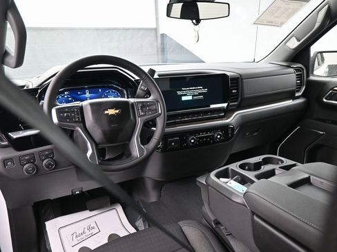 Used 2025 Chevrolet Silverado 1500 LT image 10