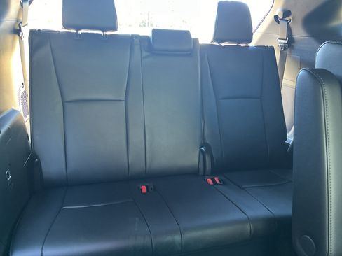 Used 2025 Toyota Highlander XSE AWD/4WD image 12