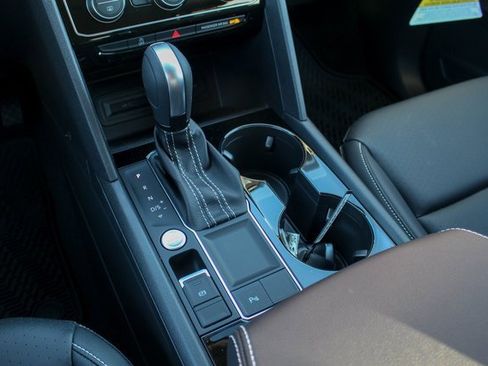 Used 2023 Volkswagen Atlas SE image 24